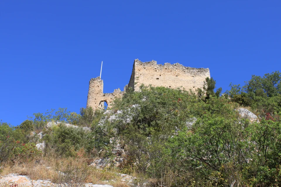 Vue de Château de Fontaine-de-Vaucluse