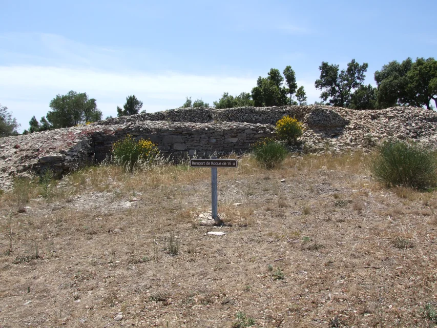 Vue de Saint-Dionisy — Oppidum de Roque de Viou