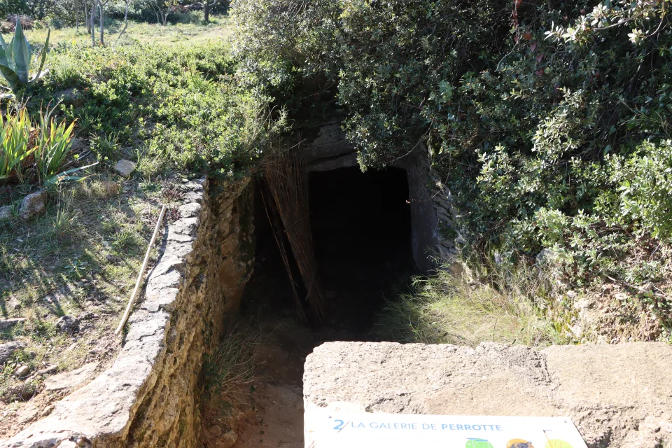 Vue de Sernhac — Tunnels de la Perrotte et de Cantarelles