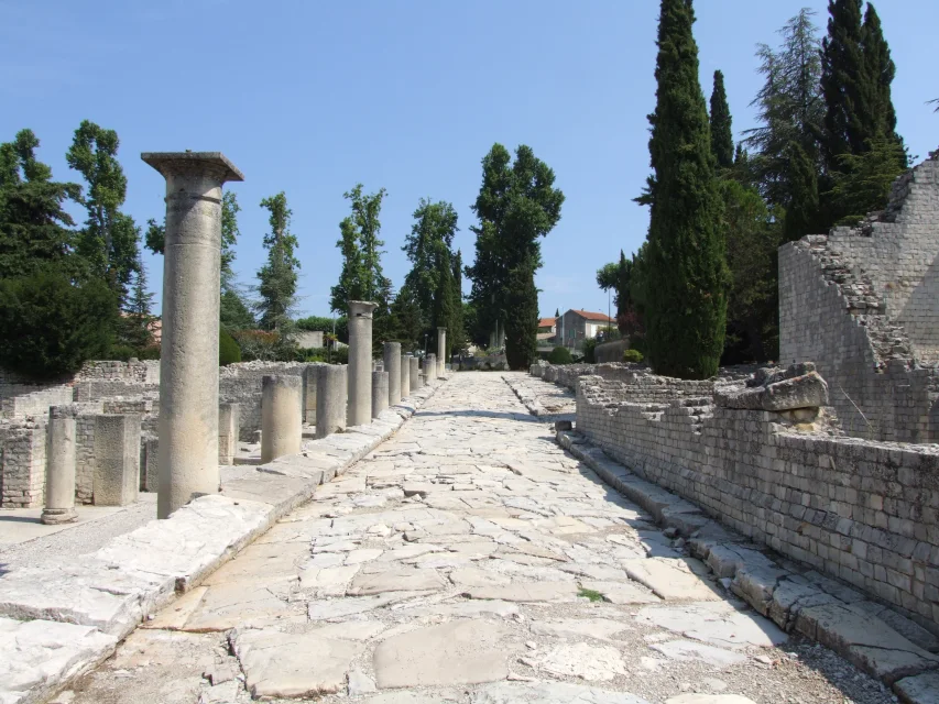 Vue de Vaison-la-Romaine — Cité gallo-romaine