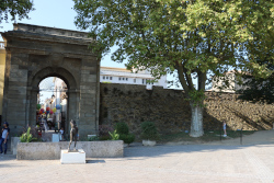 Porte monumentale des Jacobins