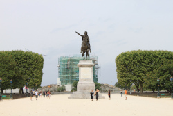 Statue équestre de Louis XIV