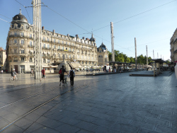 Place de la Comédie: trois grâces