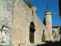 Le château, l'église Saint-Nazaire et le presbytère de Navacelles