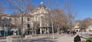 Bâtiment à l'angle du boulevard de la Libération et de Courbet