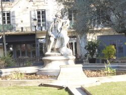 statue d'Alphonse Daudet