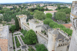 Vue sur les tours carrées